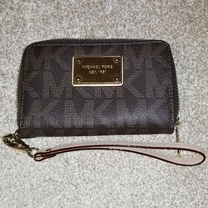 Michael Kors wristlet